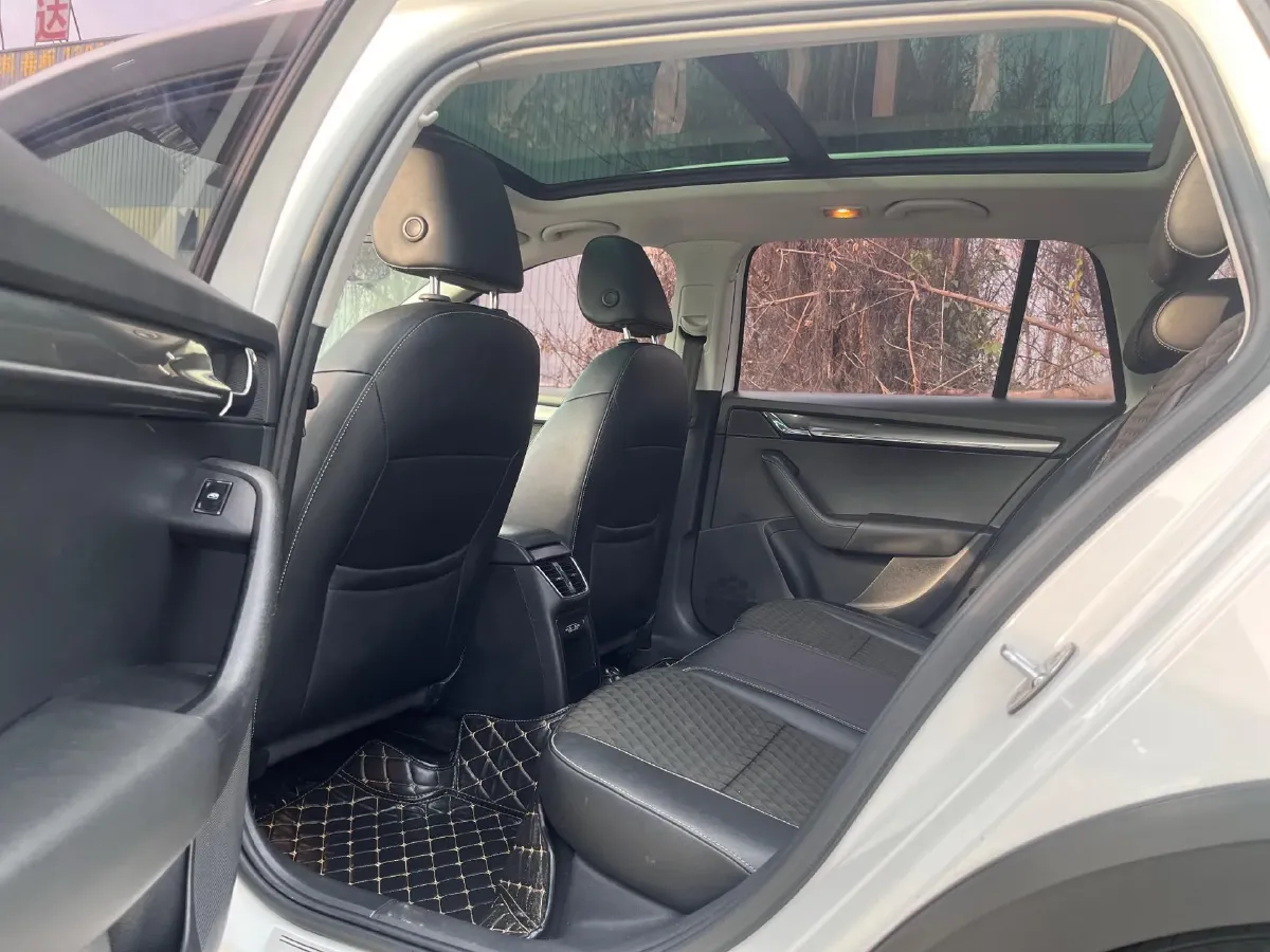 2018 Skoda Octavia 1.2T 116HP L4 7DCT,autocango,china used car exporter,china ev exporter,chinese used car exporter,chinese used ev exporter