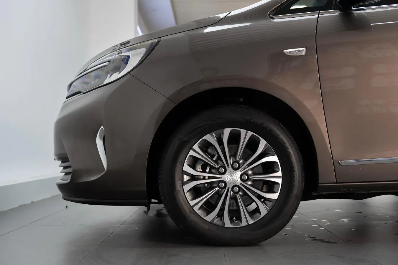 2021 Buick GL8 2.0T 237HP L4 9AT,autocango,china used car exporter,china ev exporter,chinese used car exporter,chinese used ev exporter