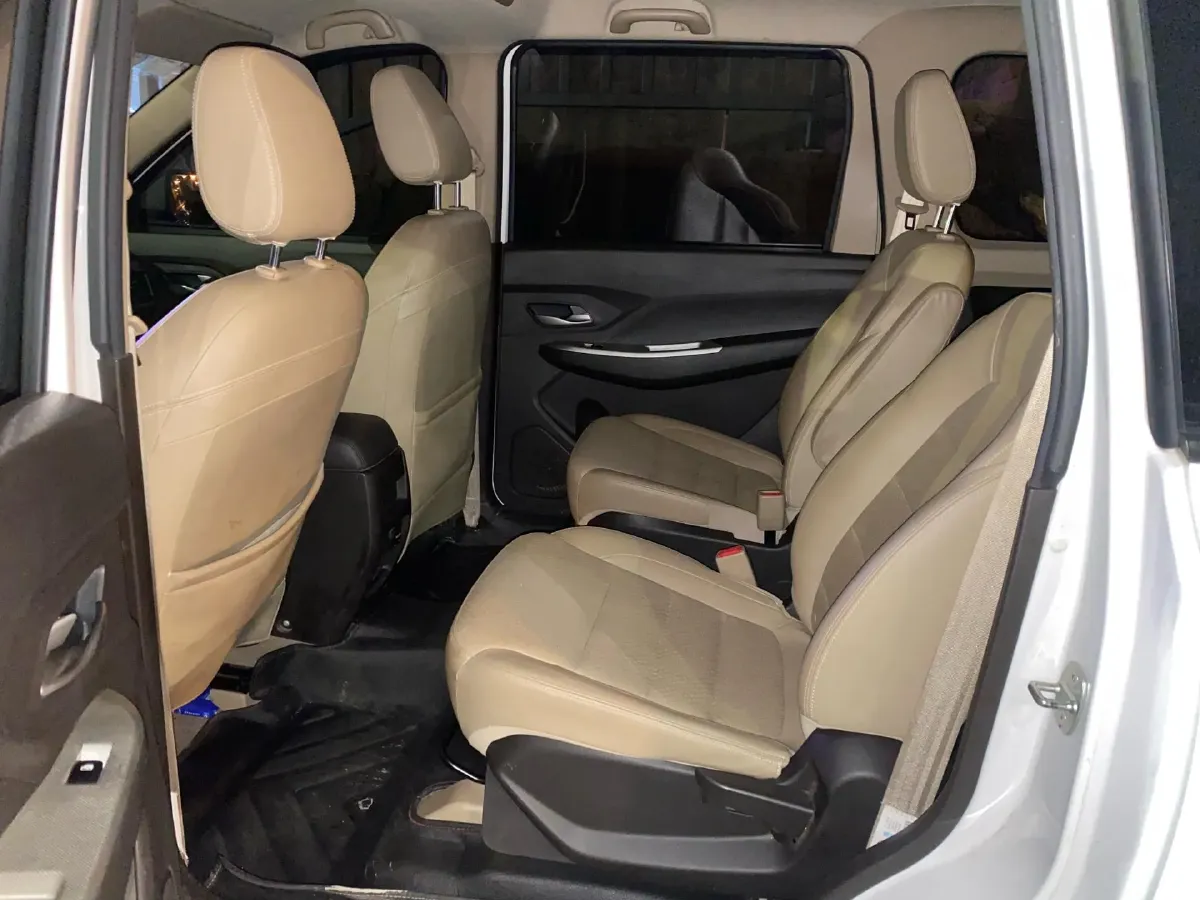 2018 WuLing HongGuang 1.5L 105HP L4 5MT,autocango,china used car exporter,china ev exporter,chinese used car exporter,chinese used ev exporter