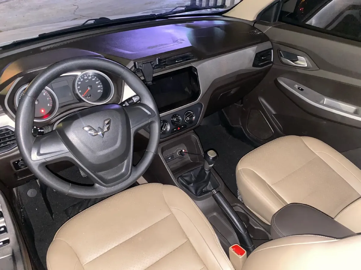 2018 WuLing HongGuang 1.5L 105HP L4 5MT,autocango,china used car exporter,china ev exporter,chinese used car exporter,chinese used ev exporter