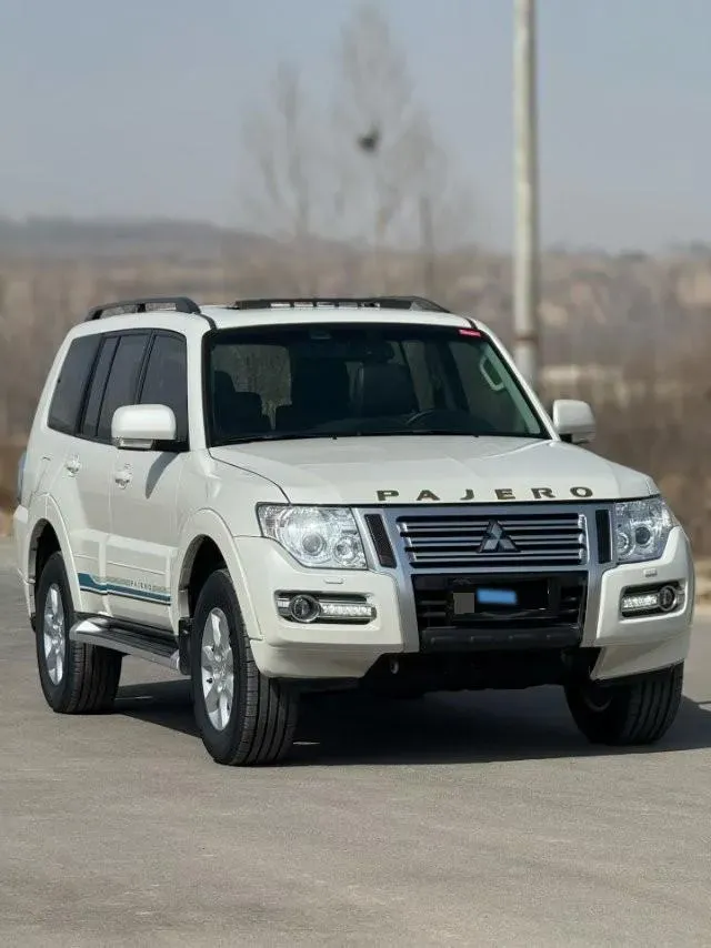 2019 Mitsubishi Pajero 3.0L 174HP V6 5AT,autocango,china used car exporter,china ev exporter,chinese used car exporter,chinese used ev exporter