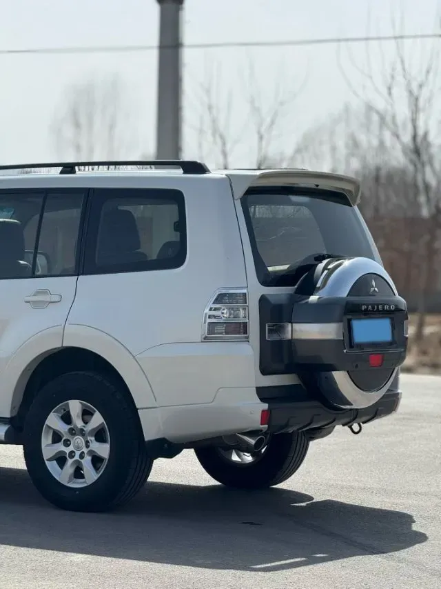 2019 Mitsubishi Pajero 3.0L 174HP V6 5AT,autocango,china used car exporter,china ev exporter,chinese used car exporter,chinese used ev exporter