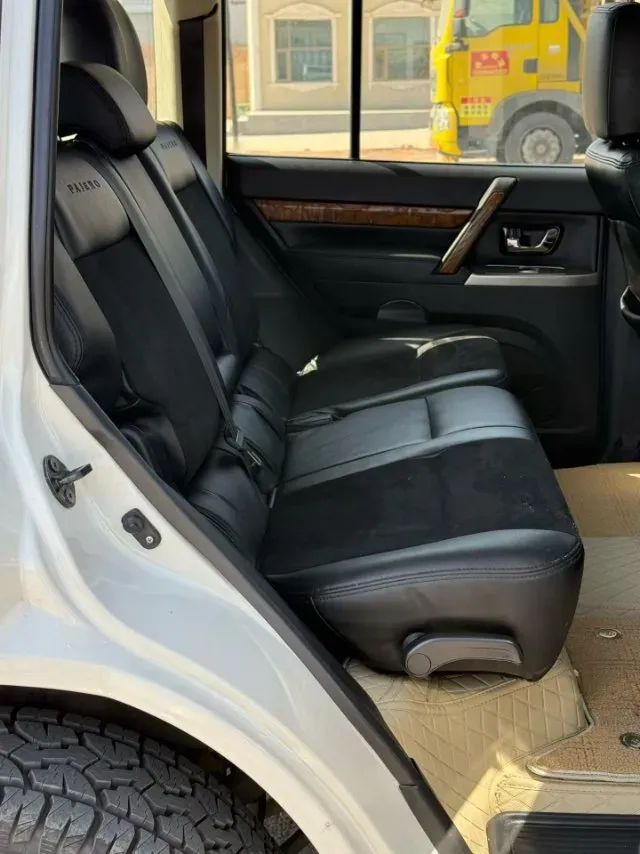 2019 Mitsubishi Pajero 3.0L 174HP V6 5AT,autocango,china used car exporter,china ev exporter,chinese used car exporter,chinese used ev exporter