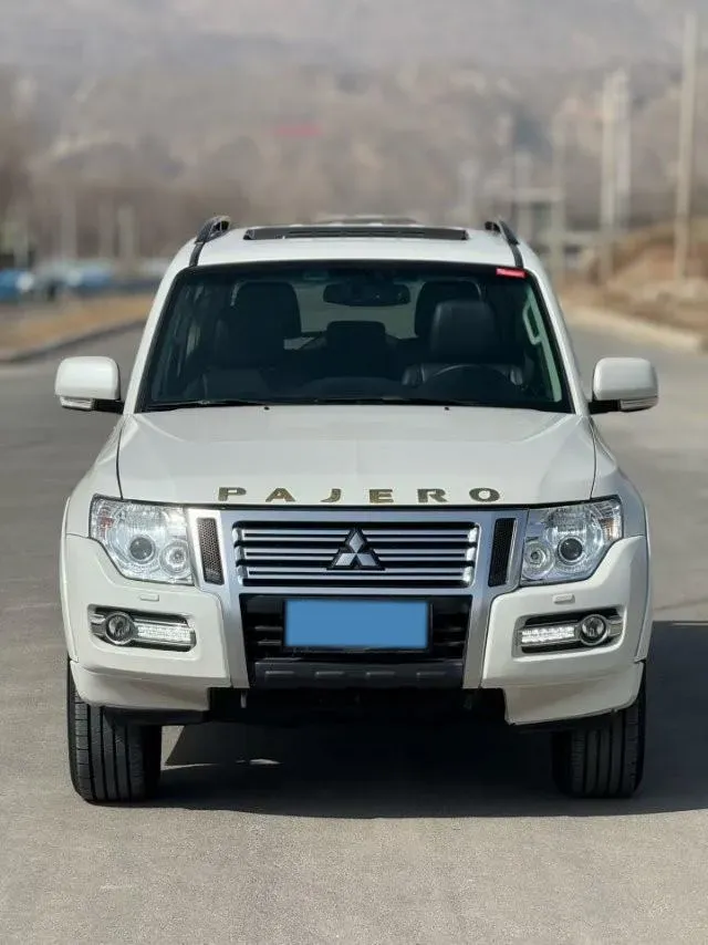 2019 Mitsubishi Pajero 3.0L 174HP V6 5AT,autocango,china used car exporter,china ev exporter,chinese used car exporter,chinese used ev exporter
