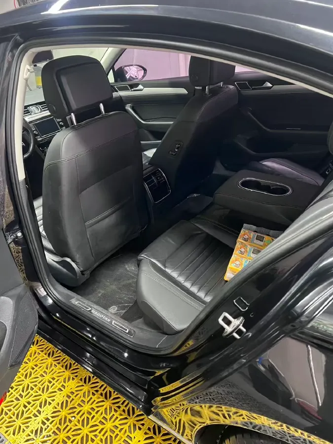 2018 Volkswagen Magotan 1.8T 180HP L4 7DCT,autocango,china used car exporter,china ev exporter,chinese used car exporter,chinese used ev exporter