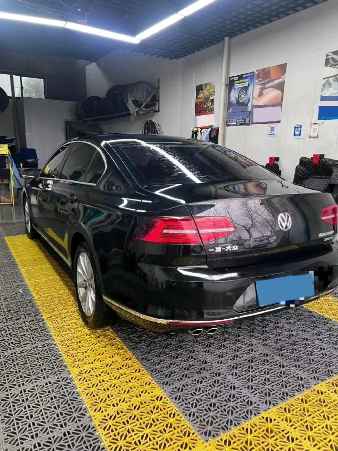 2018 Volkswagen Magotan 1.8T 180HP L4 7DCT,autocango,china used car exporter,china ev exporter,chinese used car exporter,chinese used ev exporter