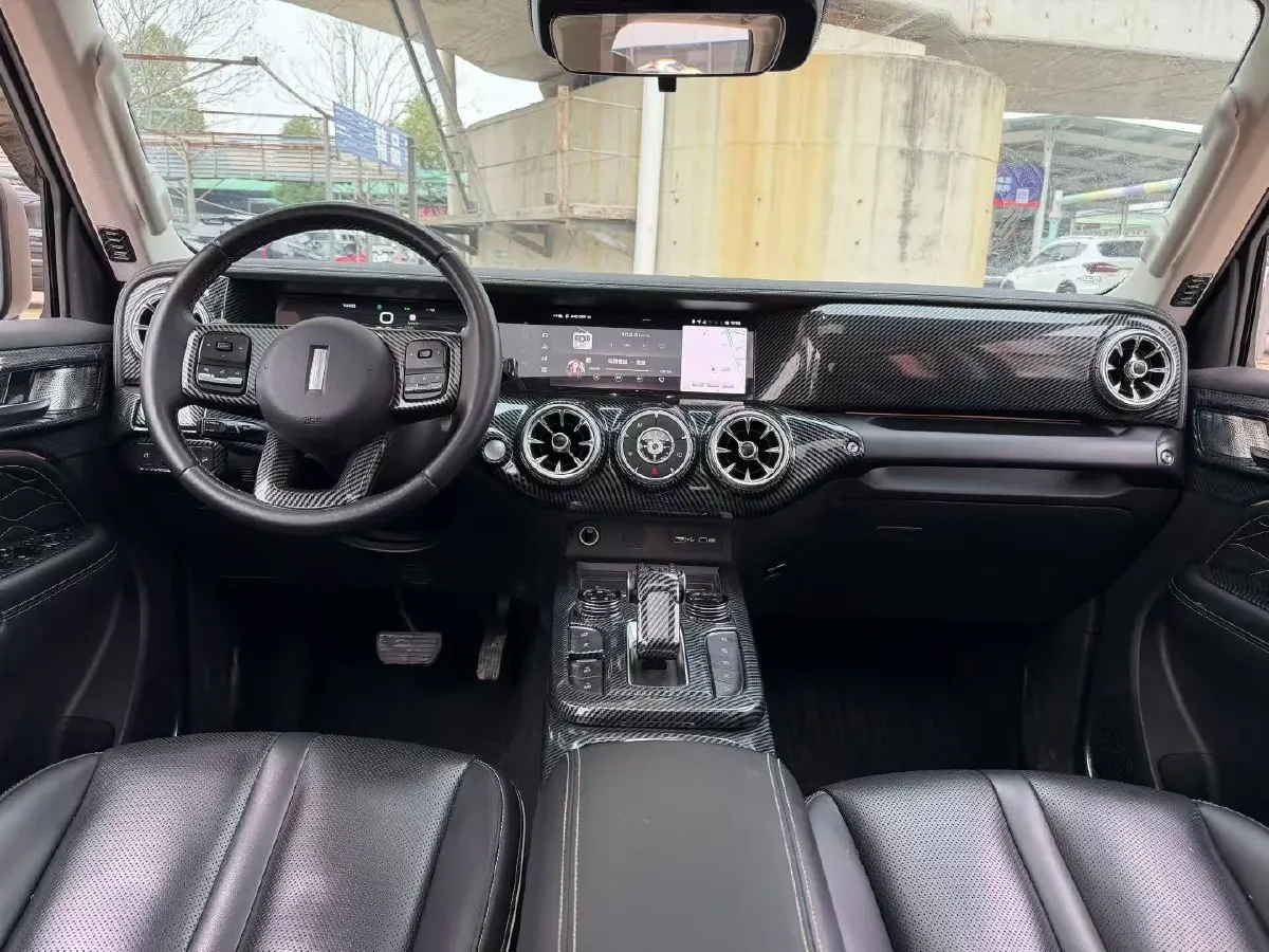 2021 Tank 300 2.0T 227HP L4 8AT,autocango,china used car exporter,china ev exporter,chinese used car exporter,chinese used ev exporter