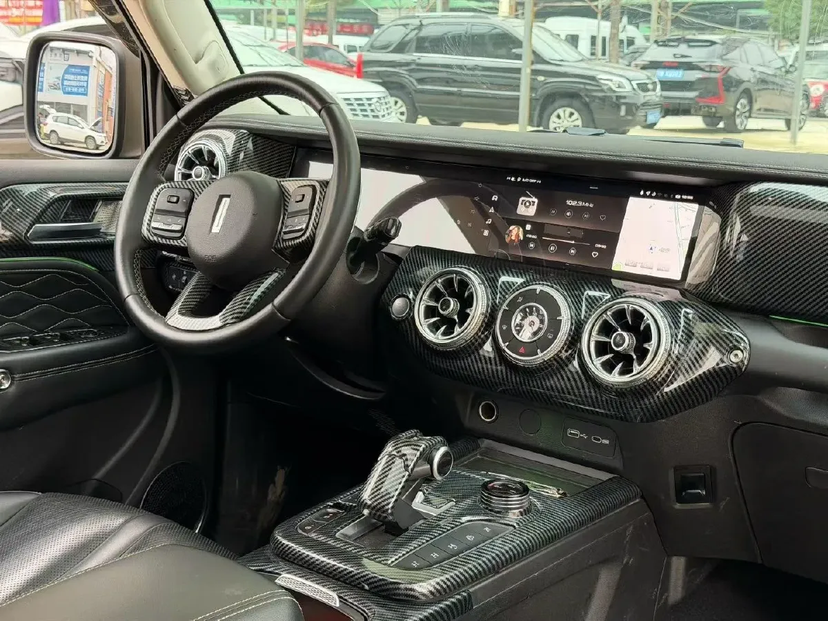 2021 Tank 300 2.0T 227HP L4 8AT,autocango,china used car exporter,china ev exporter,chinese used car exporter,chinese used ev exporter