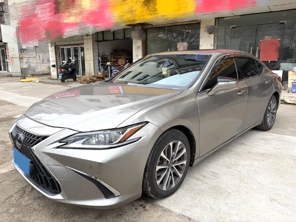2023 Lexus ES 2.0L 173HP L4 CVT,autocango,china used car exporter,china ev exporter,chinese used car exporter,chinese used ev exporter