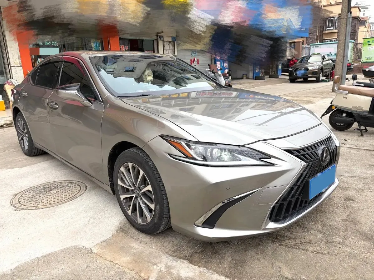 2023 Lexus ES 2.0L 173HP L4 CVT,autocango,china used car exporter,china ev exporter,chinese used car exporter,chinese used ev exporter