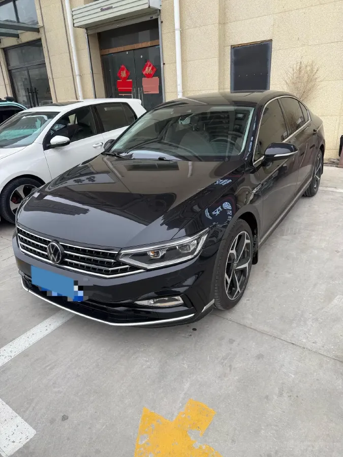 2023 Volkswagen Magotan 2.0T 186HP L4 7DCT,autocango,china used car exporter,china ev exporter,chinese used car exporter,chinese used ev exporter