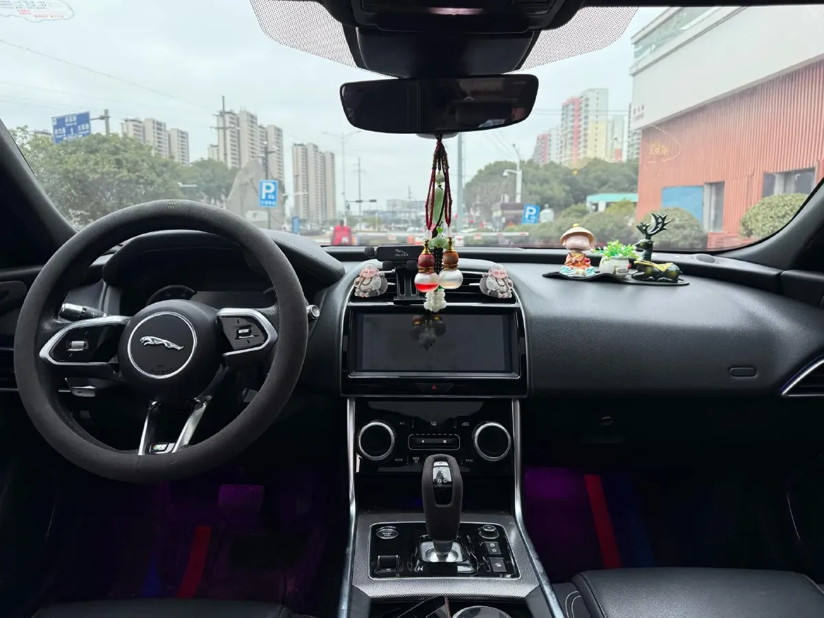 2021 Jaguar XEL 2.0T 200HP L4 8AT,autocango,china used car exporter,china ev exporter,chinese used car exporter,chinese used ev exporter