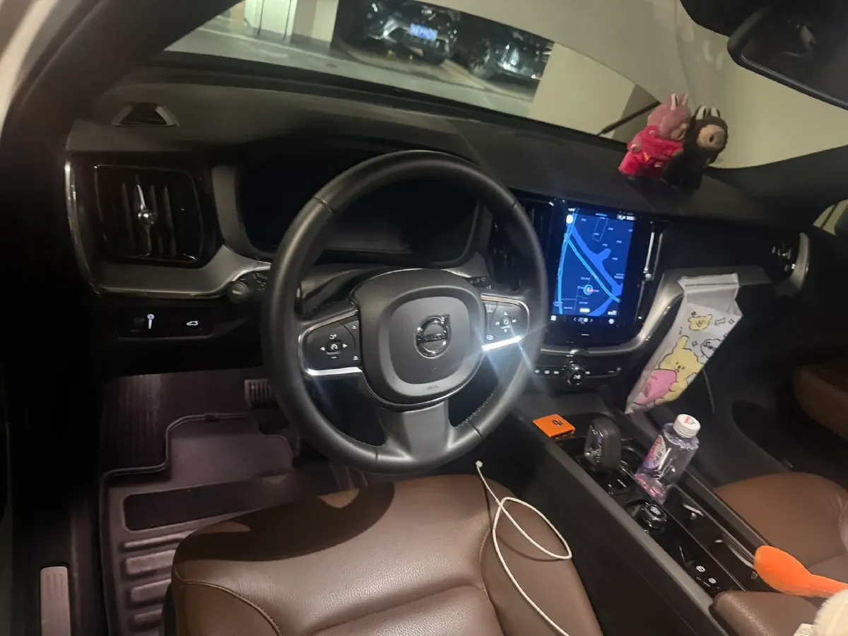 2022 Volvo XC60 2.0T 250HP L4 8AT,autocango,china used car exporter,china ev exporter,chinese used car exporter,chinese used ev exporter