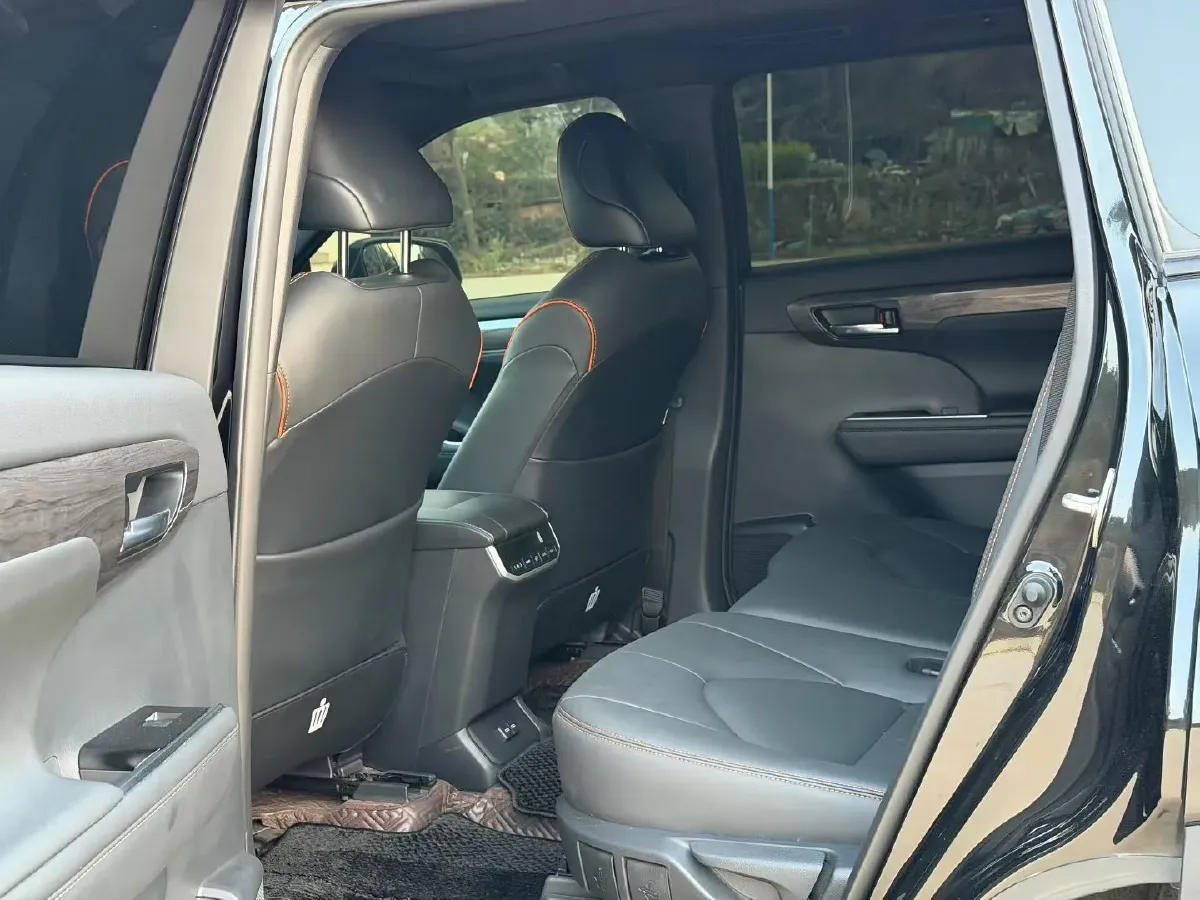 2024 Toyota Crown Kluger 2.0T 248HP L4 8AT,autocango,china used car exporter,china ev exporter,chinese used car exporter,chinese used ev exporter