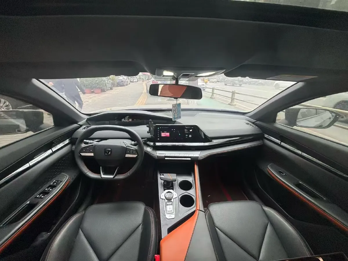 2023 ChangAn UNI-V iDD 1.5T 170HP L4 6TCT PHEV 18.4KWH,autocango,china used car exporter,china ev exporter,chinese used car exporter,chinese used ev exporter