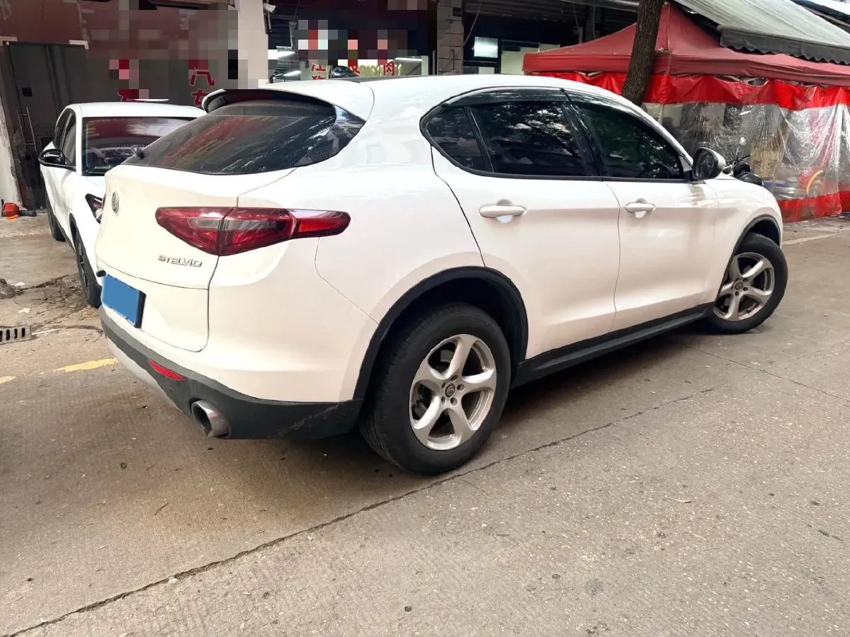 2017 Jaguar XE 2.0T 240HP L4 8AT,autocango,china used car exporter,china ev exporter,chinese used car exporter,chinese used ev exporter