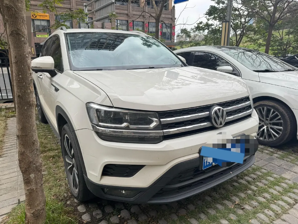 2019 MINI MINI 1.5T 102HP L3 7DCT,autocango,china used car exporter,china ev exporter,chinese used car exporter,chinese used ev exporter