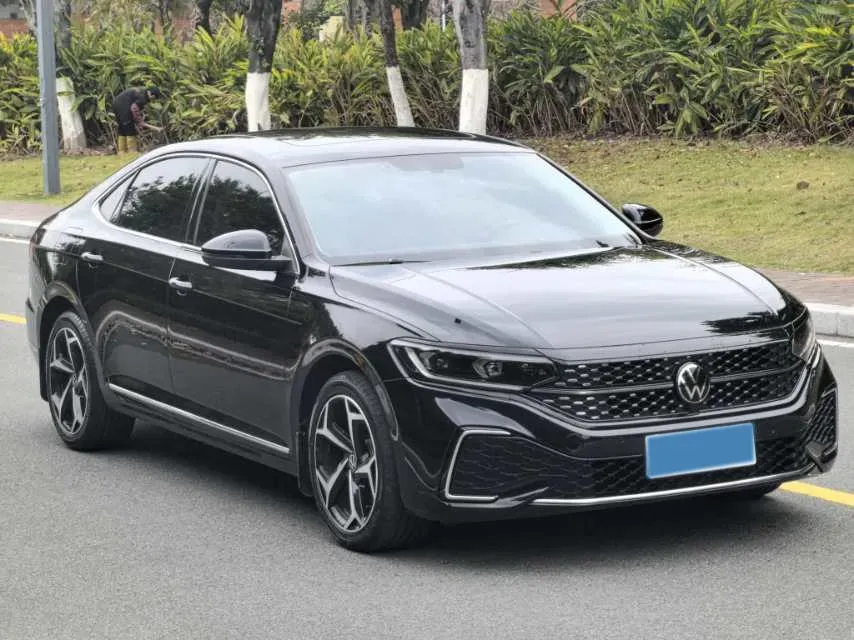 2023 Volkswagen Passat 2.0T 186HP L4 7DCT,autocango,china used car exporter,china ev exporter,chinese used car exporter,chinese used ev exporter