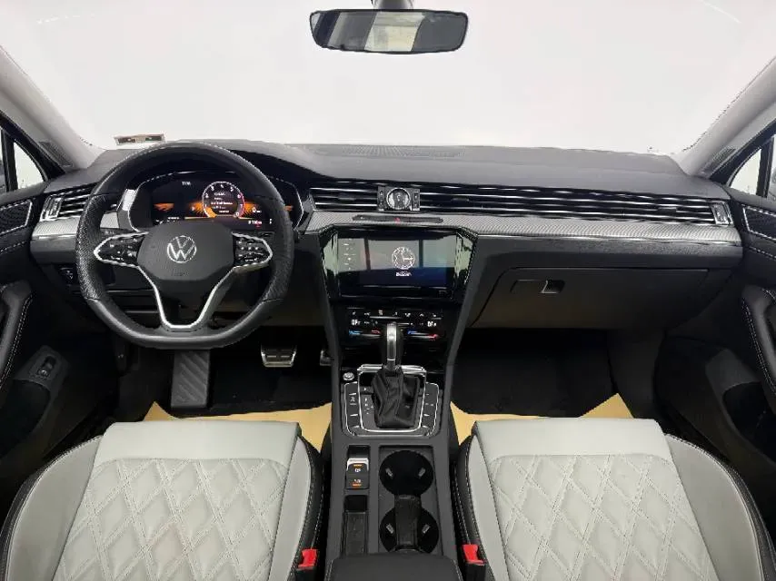 2025 Volkswagen Magotan 1.4T 150HP L4 7DCT,autocango,china used car exporter,china ev exporter,chinese used car exporter,chinese used ev exporter