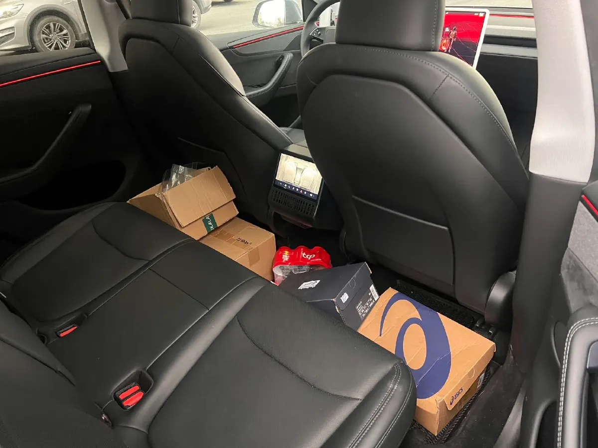 2025 Tesla Model Y L BEV,autocango,china used car exporter,china ev exporter,chinese used car exporter,chinese used ev exporter