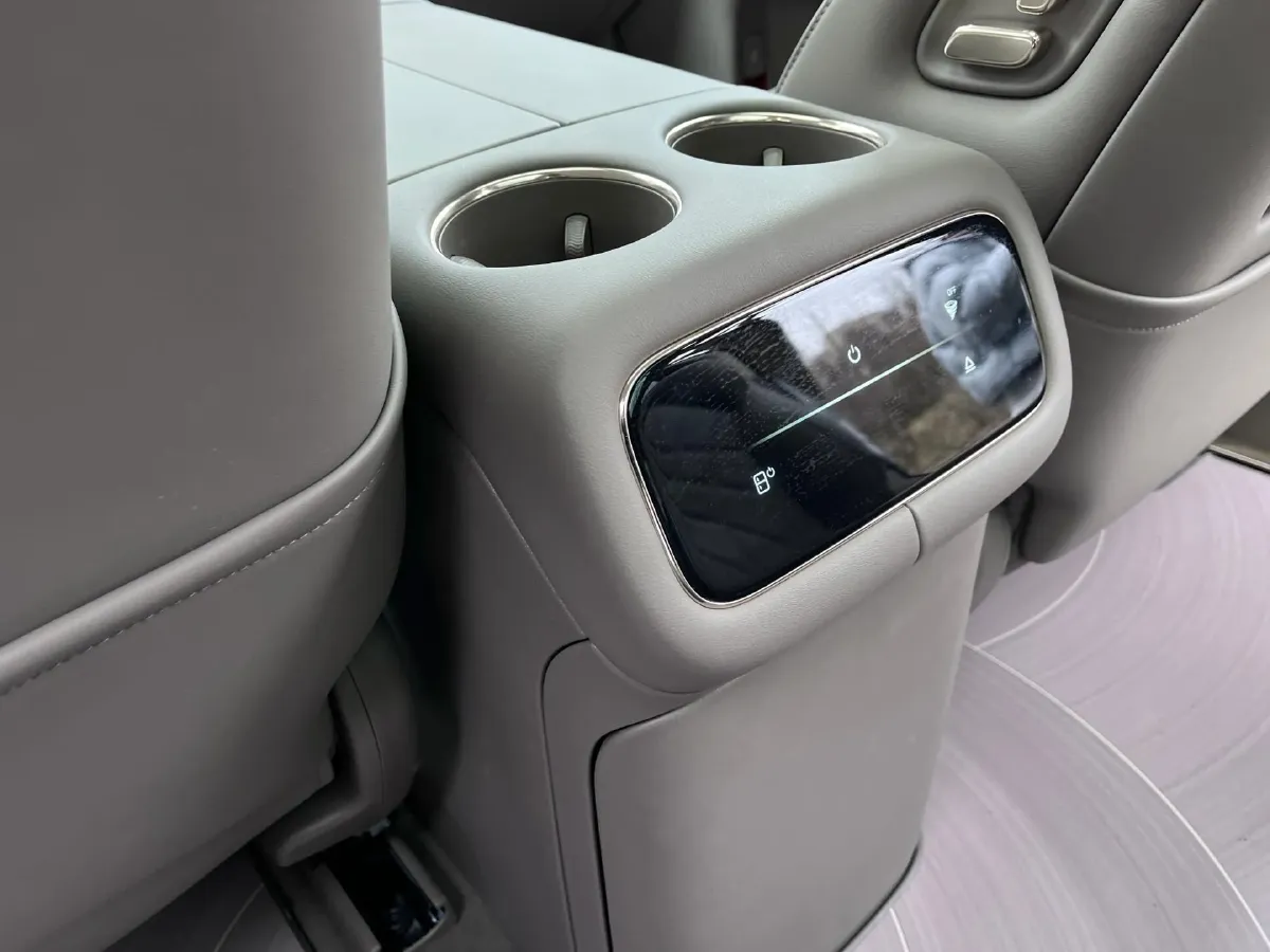 2026 IM LS9 REEV 155HP REEV,autocango,china used car exporter,china ev exporter,chinese used car exporter,chinese used ev exporter