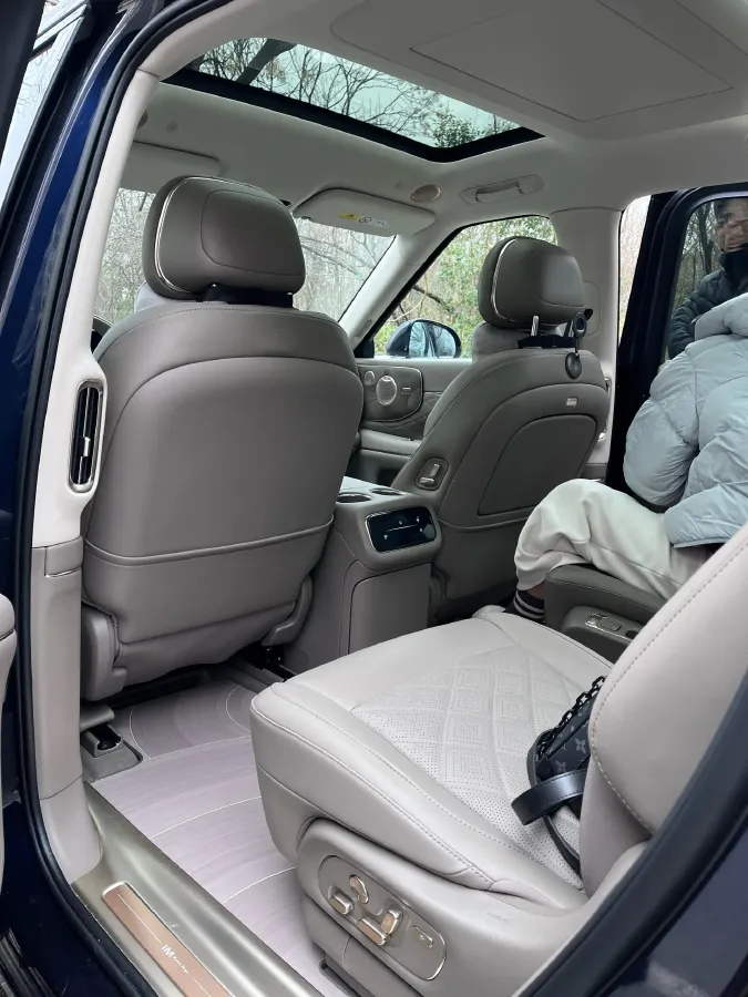 2026 IM LS9 REEV 155HP REEV,autocango,china used car exporter,china ev exporter,chinese used car exporter,chinese used ev exporter