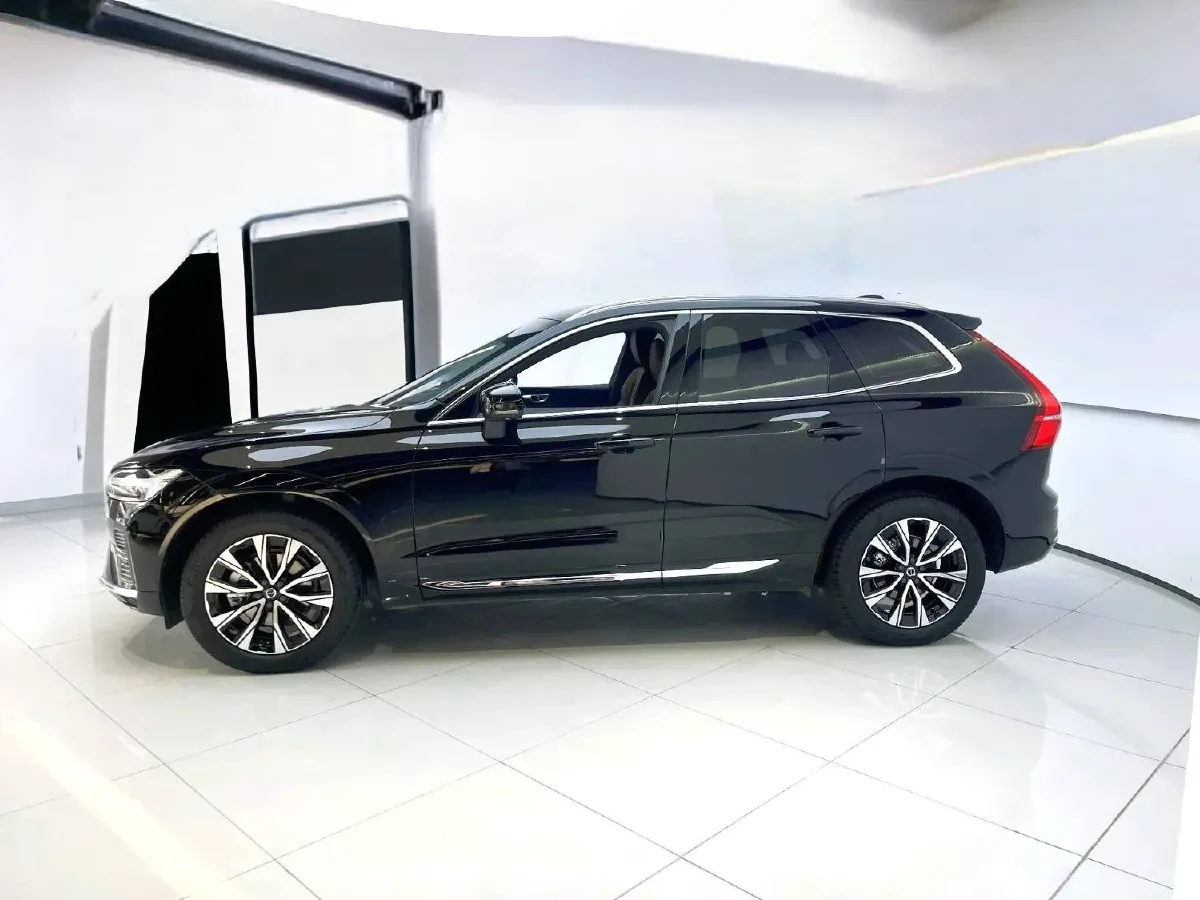 2023 Volvo XC60 2.0T 250HP L4 8AT,autocango,china used car exporter,china ev exporter,chinese used car exporter,chinese used ev exporter
