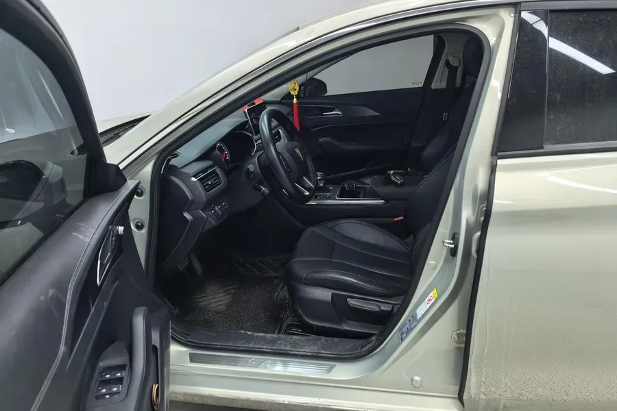 2020 HongQi H5 1.5T 169HP L4 7DCT,autocango,china used car exporter,china ev exporter,chinese used car exporter,chinese used ev exporter