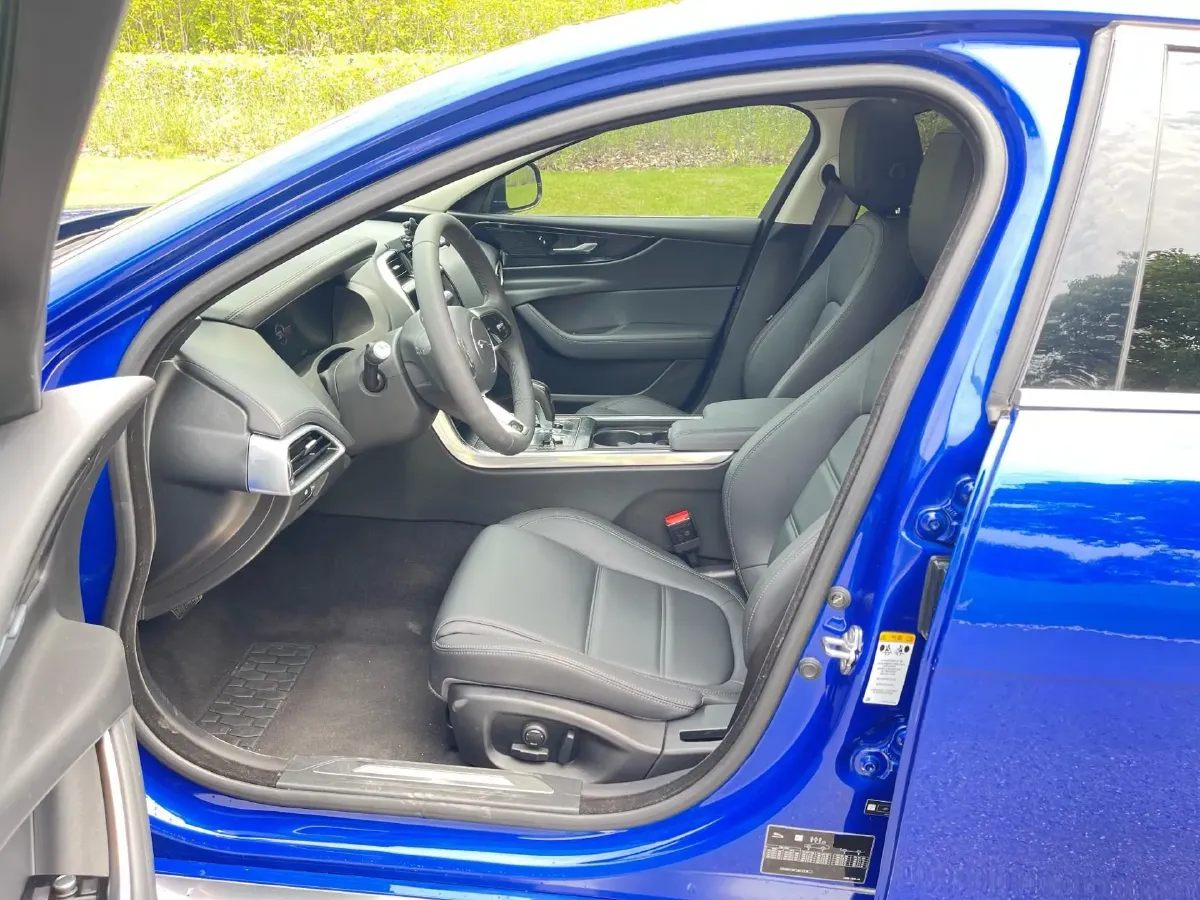 2020 Jaguar XEL 2.0T 250HP L4 8AT,autocango,china used car exporter,china ev exporter,chinese used car exporter,chinese used ev exporter