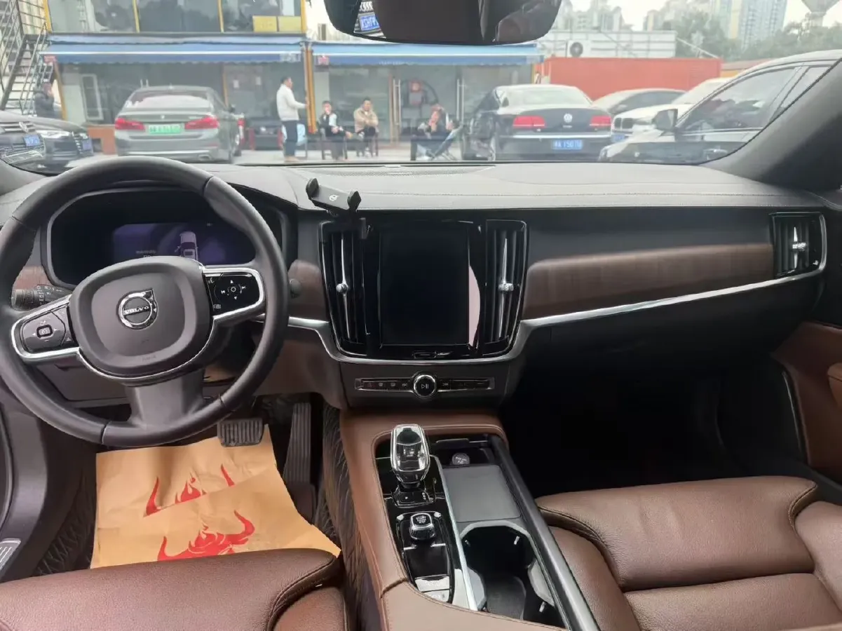 2024 Volvo S90 2.0T 250HP L4 8AT,autocango,china used car exporter,china ev exporter,chinese used car exporter,chinese used ev exporter