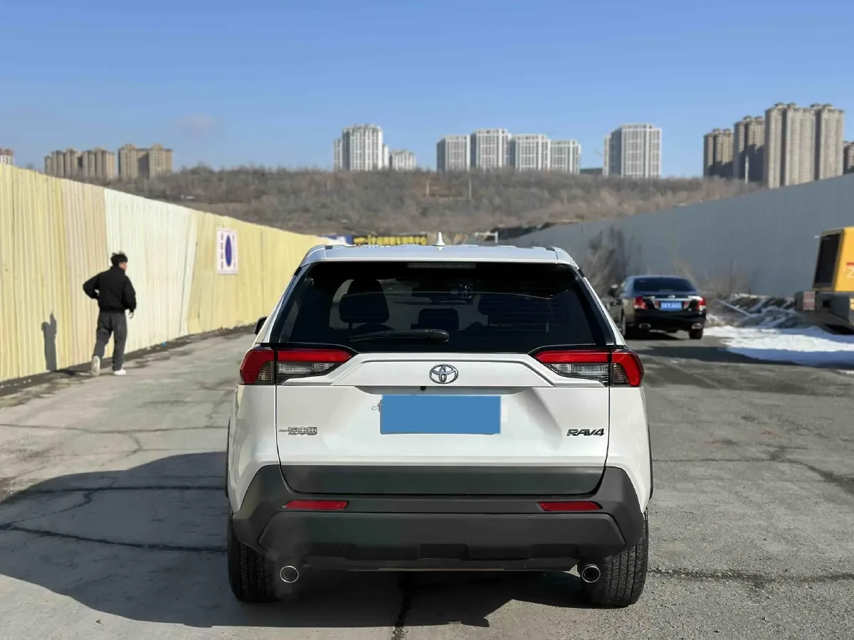 2022 Toyota RAV4 2.0L 171HP L4 CVT,autocango,china used car exporter,china ev exporter,chinese used car exporter,chinese used ev exporter