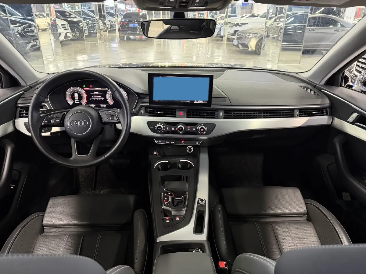 2023 Audi A4L 2.0T 190HP L4 7DCT,autocango,china used car exporter,china ev exporter,chinese used car exporter,chinese used ev exporter