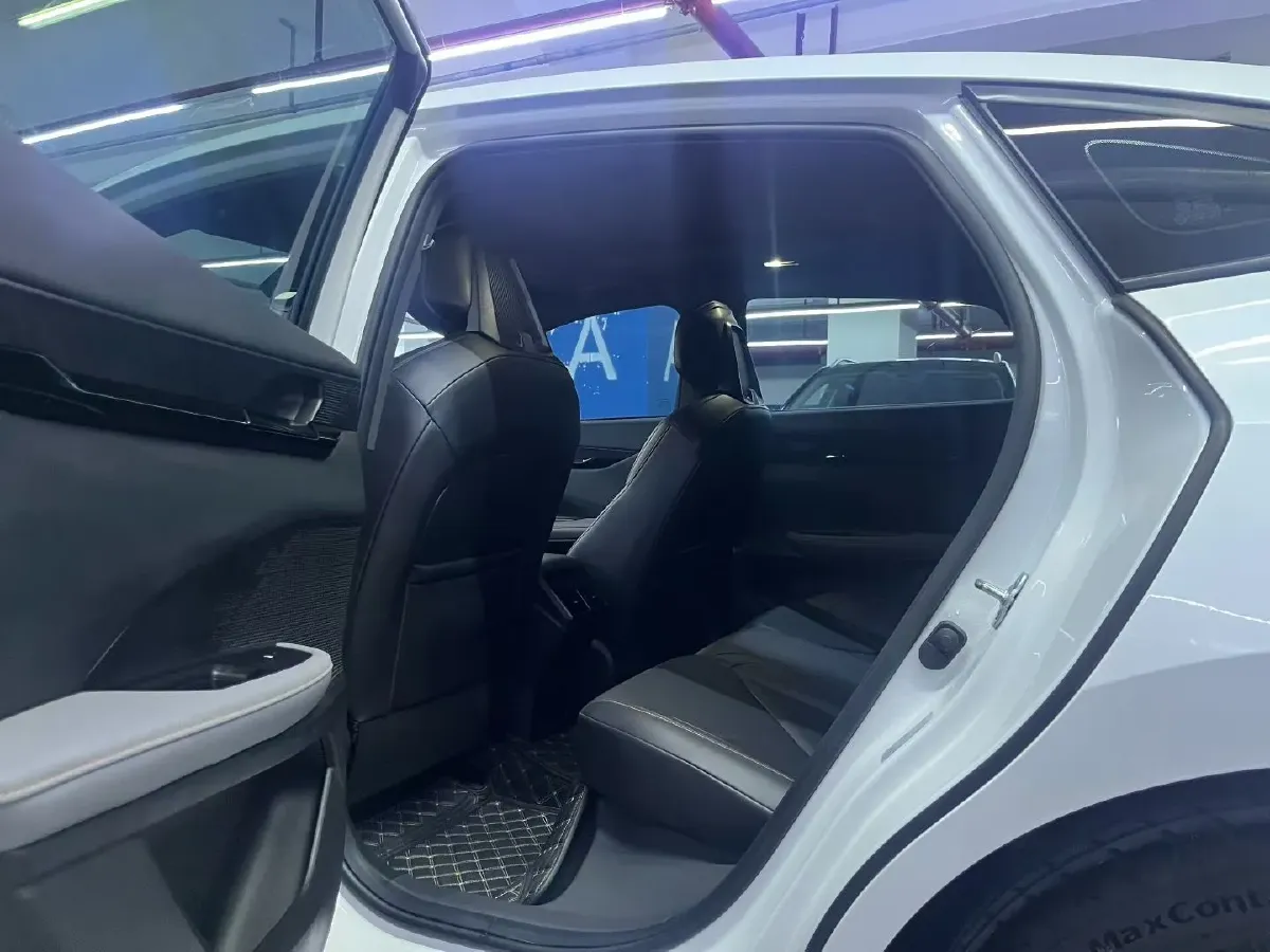 2022 ChangAn UNI-V 1.5T 188HP L4 7DCT,autocango,china used car exporter,china ev exporter,chinese used car exporter,chinese used ev exporter