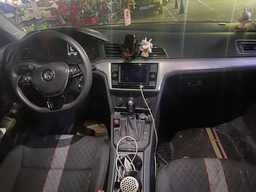 2019 Volkswagen T-Cross 1.4T 150HP L4 7DCT,autocango,china used car exporter,china ev exporter,chinese used car exporter,chinese used ev exporter