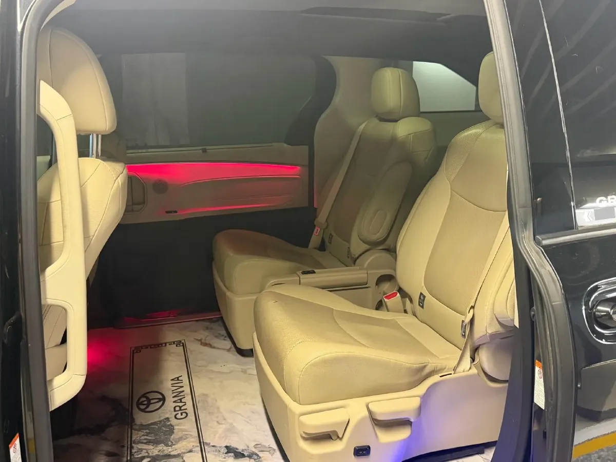 2022 Toyota Granvia 2.5L 192HP L4 E-CVT Hybrid,autocango,china used car exporter,china ev exporter,chinese used car exporter,chinese used ev exporter