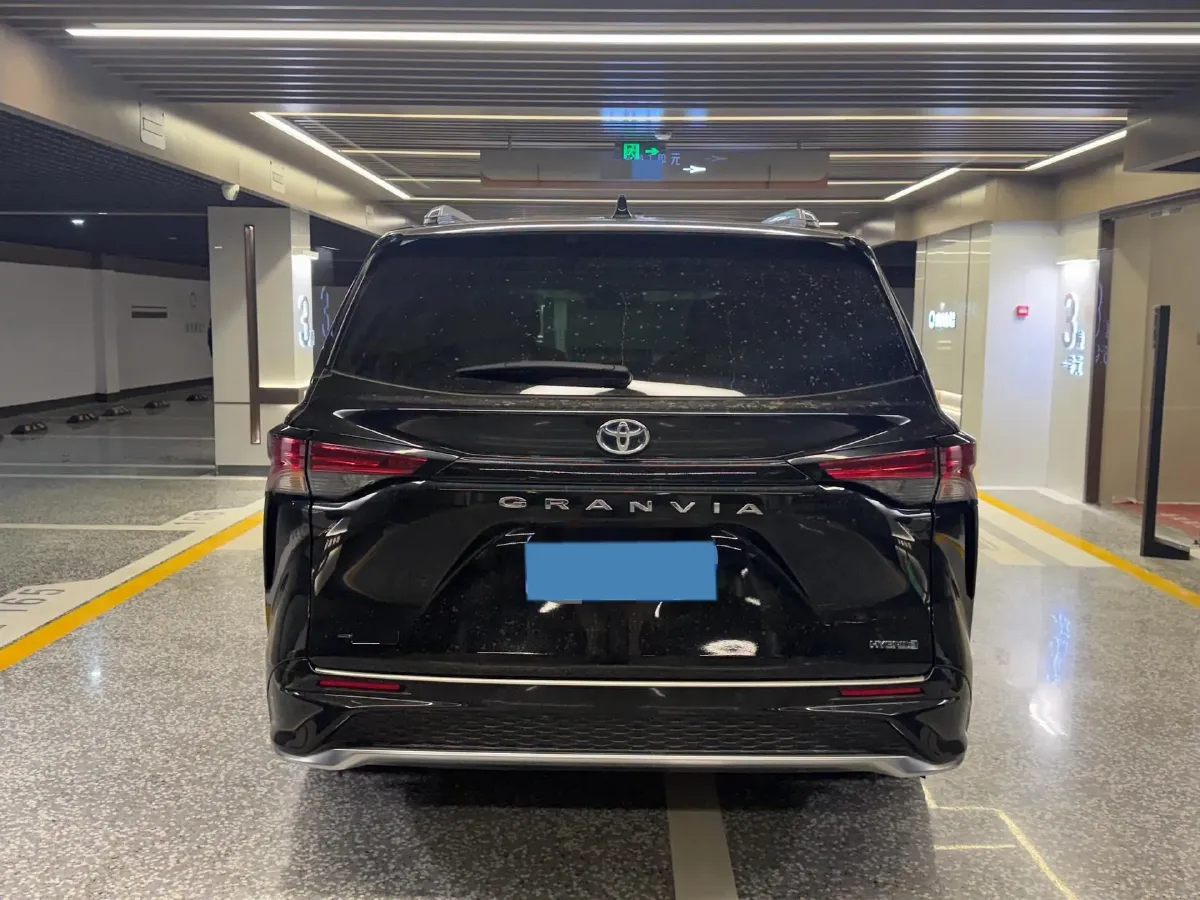 2022 Toyota Granvia 2.5L 192HP L4 E-CVT Hybrid,autocango,china used car exporter,china ev exporter,chinese used car exporter,chinese used ev exporter