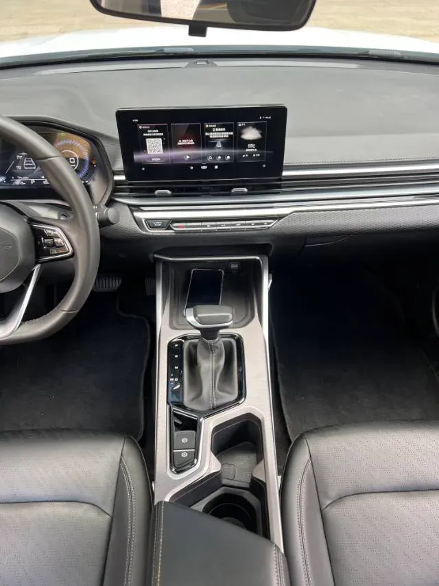 2022 Geely Emgrand 1.5L 114HP L4 CVT,autocango,china used car exporter,china ev exporter,chinese used car exporter,chinese used ev exporter