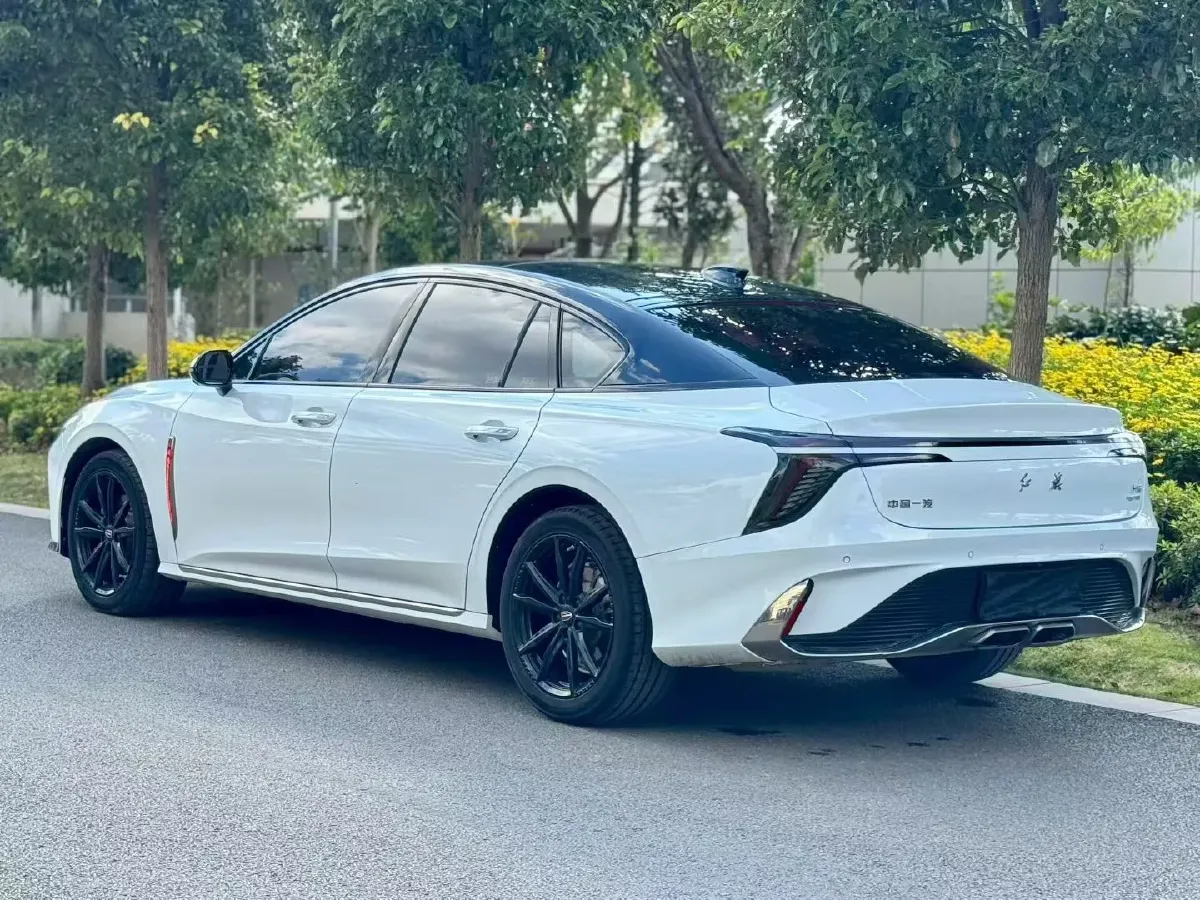 2024 HongQi H6 2.0T 224HP L4 8AT,autocango,china used car exporter,china ev exporter,chinese used car exporter,chinese used ev exporter