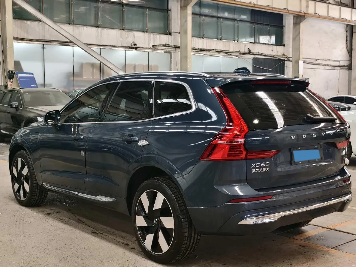 2024 Volvo XC60 PHEV 2.0T 310HP L4 8AT PHEV 18.8KWH,autocango,china used car exporter,china ev exporter,chinese used car exporter,chinese used ev exporter