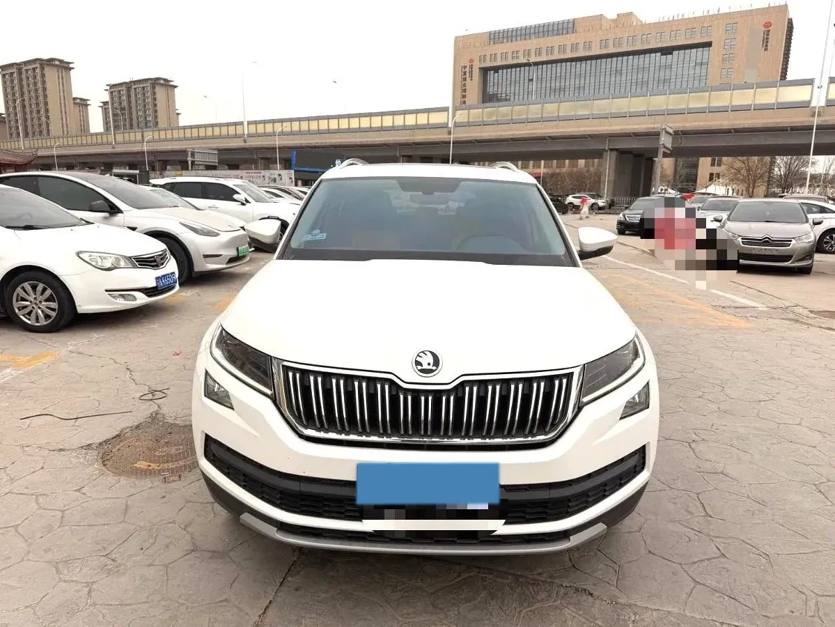 2018 Skoda Kodiak 2.0T 186HP L4 7DCT,autocango,china used car exporter,china ev exporter,chinese used car exporter,chinese used ev exporter