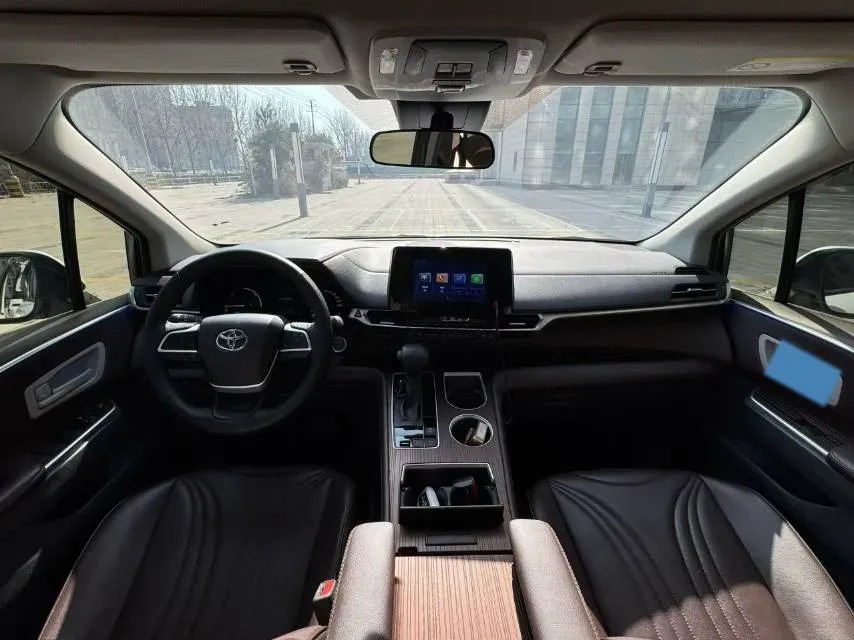 2024 Toyota Sienna 2.5L 189HP L4 E-CVT Hybrid,autocango,china used car exporter,china ev exporter,chinese used car exporter,chinese used ev exporter