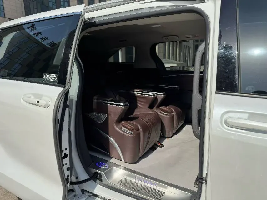 2024 Toyota Sienna 2.5L 189HP L4 E-CVT Hybrid,autocango,china used car exporter,china ev exporter,chinese used car exporter,chinese used ev exporter