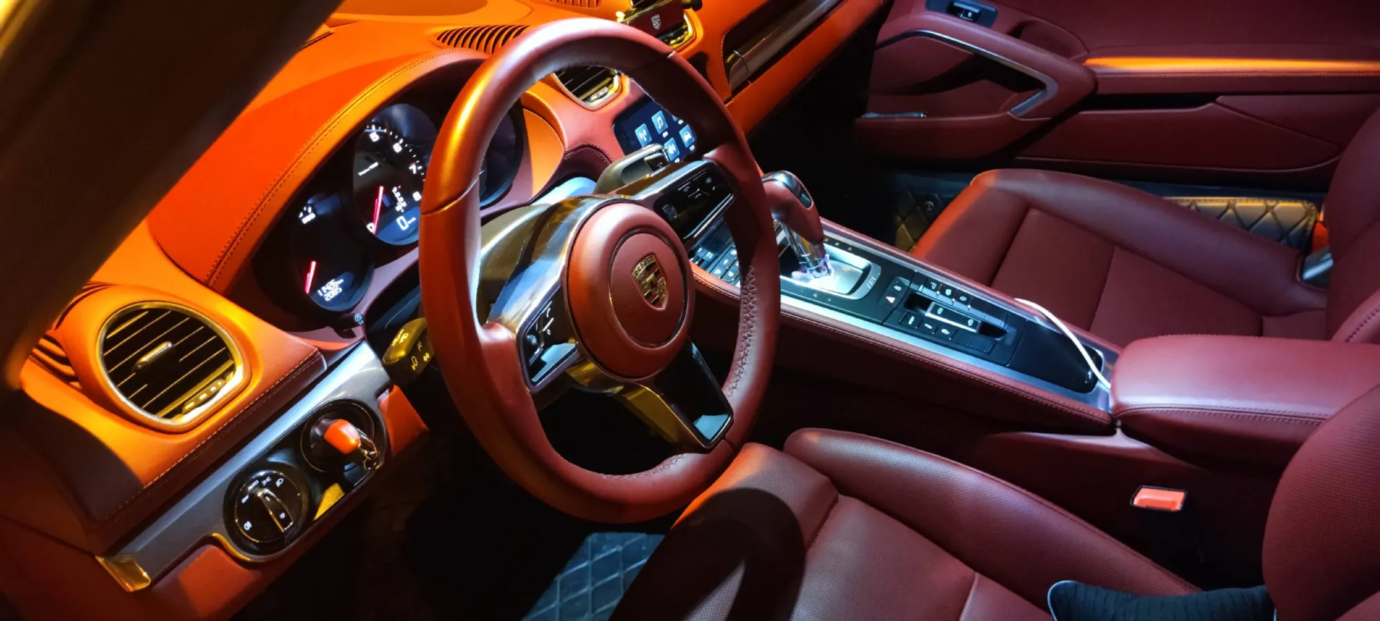 2023 Porsche 718 2.0T 250HP H4 7DCT,autocango,china used car exporter,china ev exporter,chinese used car exporter,chinese used ev exporter