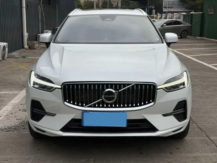 2022 Volvo XC60 2.0T 250HP L4 8AT,autocango,china used car exporter,china ev exporter,chinese used car exporter,chinese used ev exporter