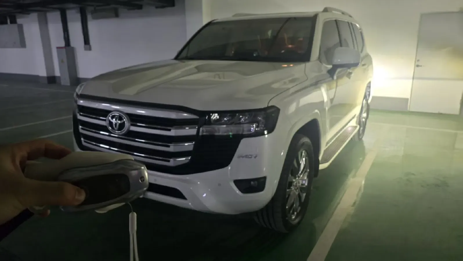 2021 HiPhi X BEV 97KWH,autocango,china used car exporter,china ev exporter,chinese used car exporter,chinese used ev exporter
