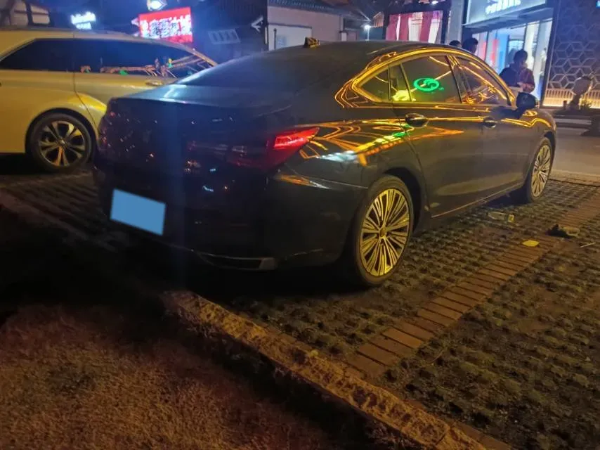 2020 HongQi H5 1.5T 169HP L4 7DCT,autocango,china used car exporter,china ev exporter,chinese used car exporter,chinese used ev exporter