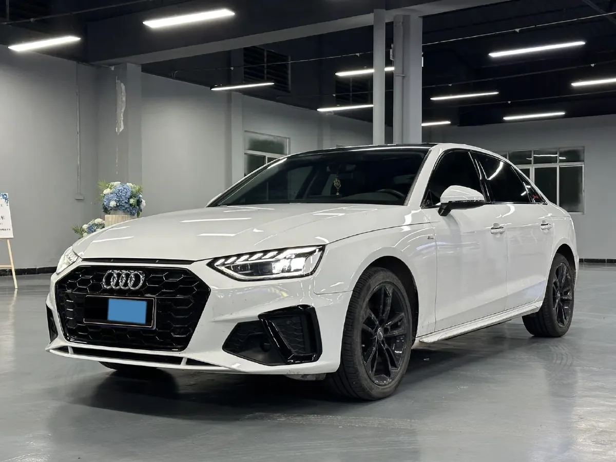2020 Audi A4L 2.0T 190HP L4 7DCT,autocango,china used car exporter,china ev exporter,chinese used car exporter,chinese used ev exporter
