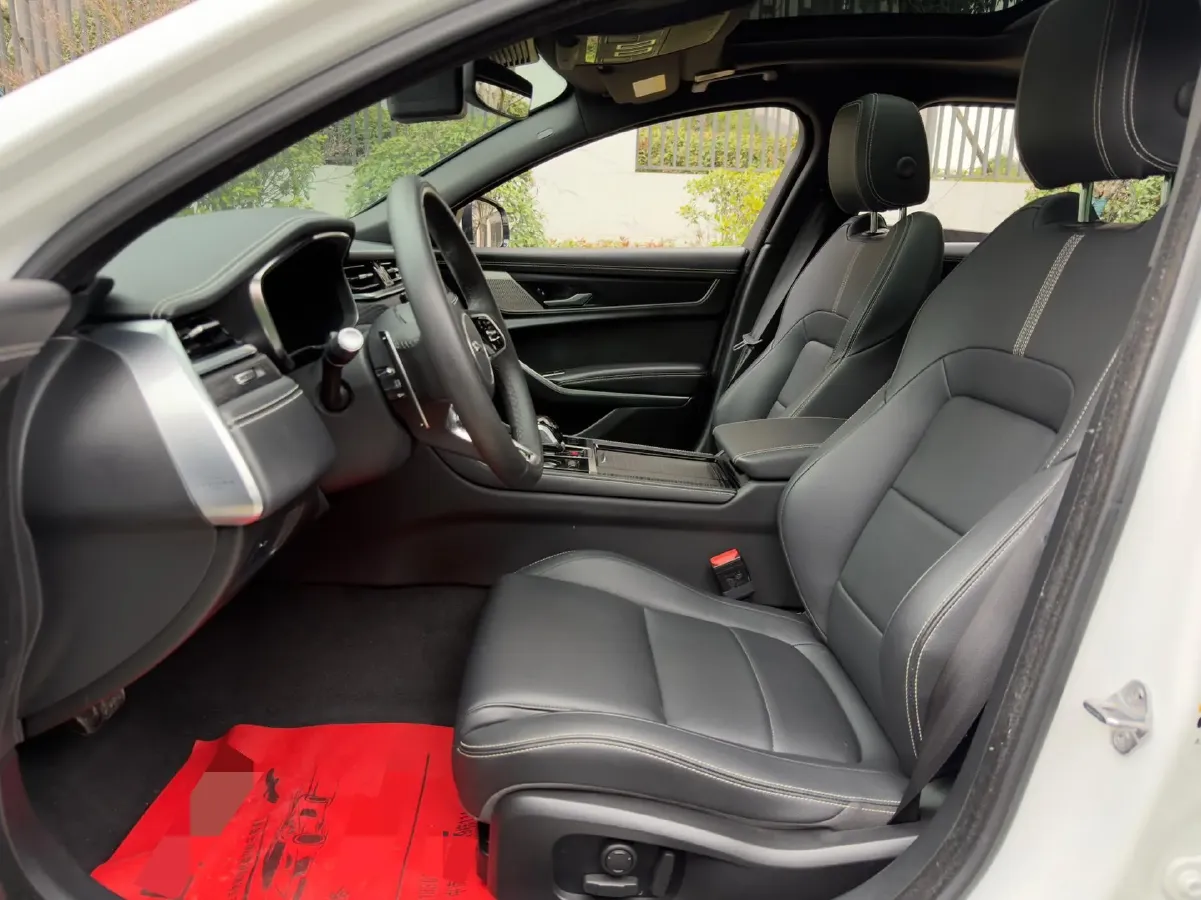 2022 Jaguar XFL 2.0T 250HP L4 8AT,autocango,china used car exporter,china ev exporter,chinese used car exporter,chinese used ev exporter