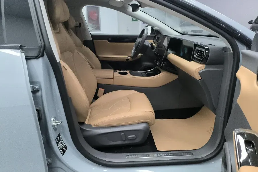 2024 Leapmotor C01 1.5L 95HP L4 REEV 43.7KWH,autocango,china used car exporter,china ev exporter,chinese used car exporter,chinese used ev exporter