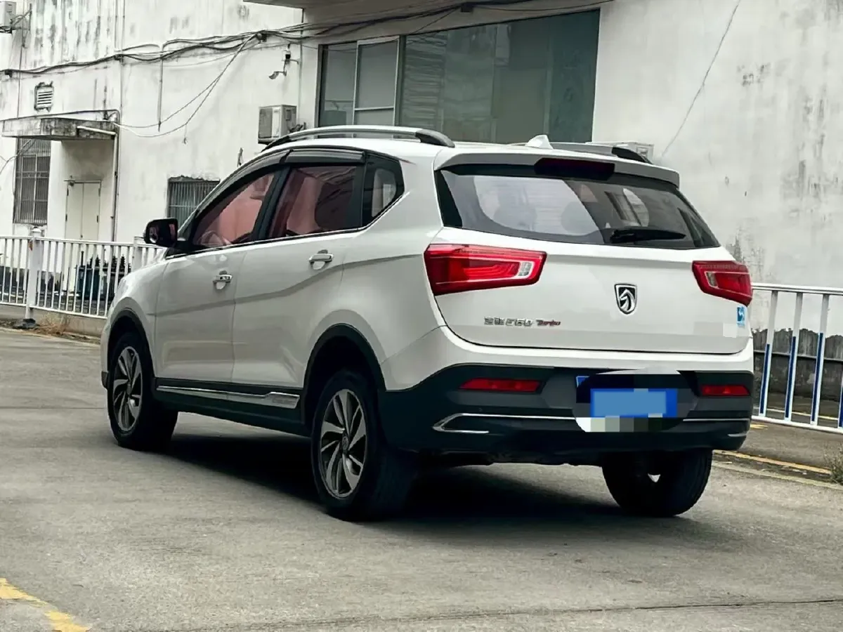 2017 BaoJun 560 1.5T 150HP L4 6DCT,autocango,china used car exporter,china ev exporter,chinese used car exporter,chinese used ev exporter